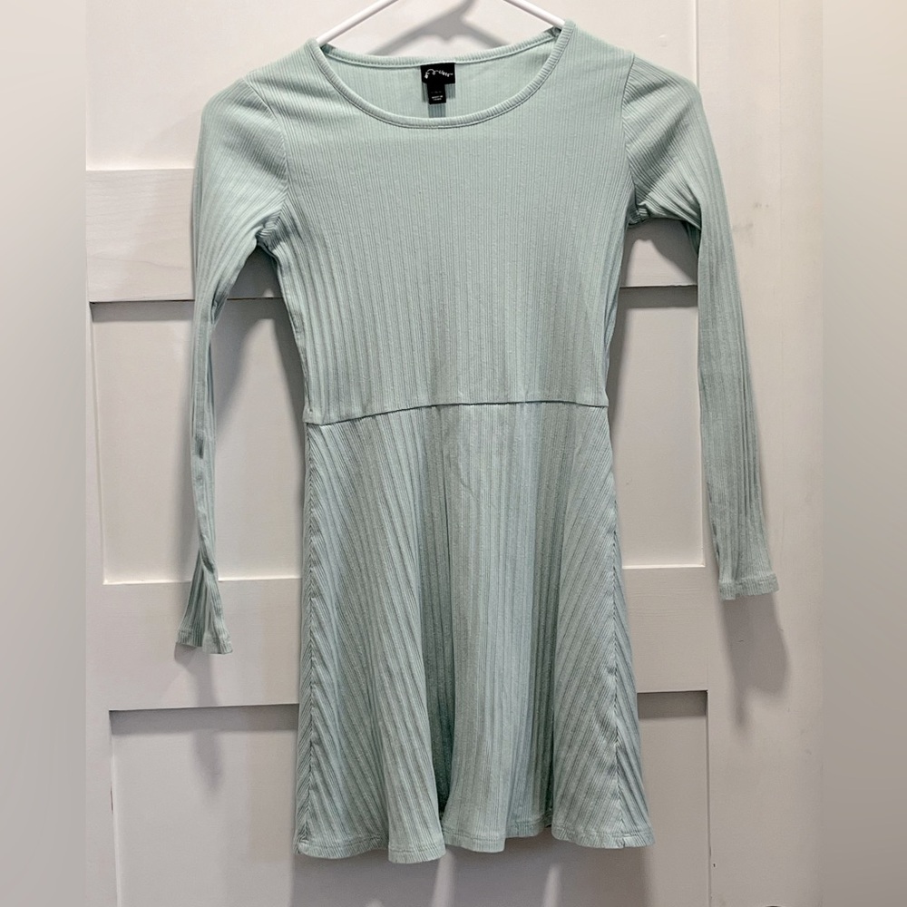 Girls Art Class size L dress